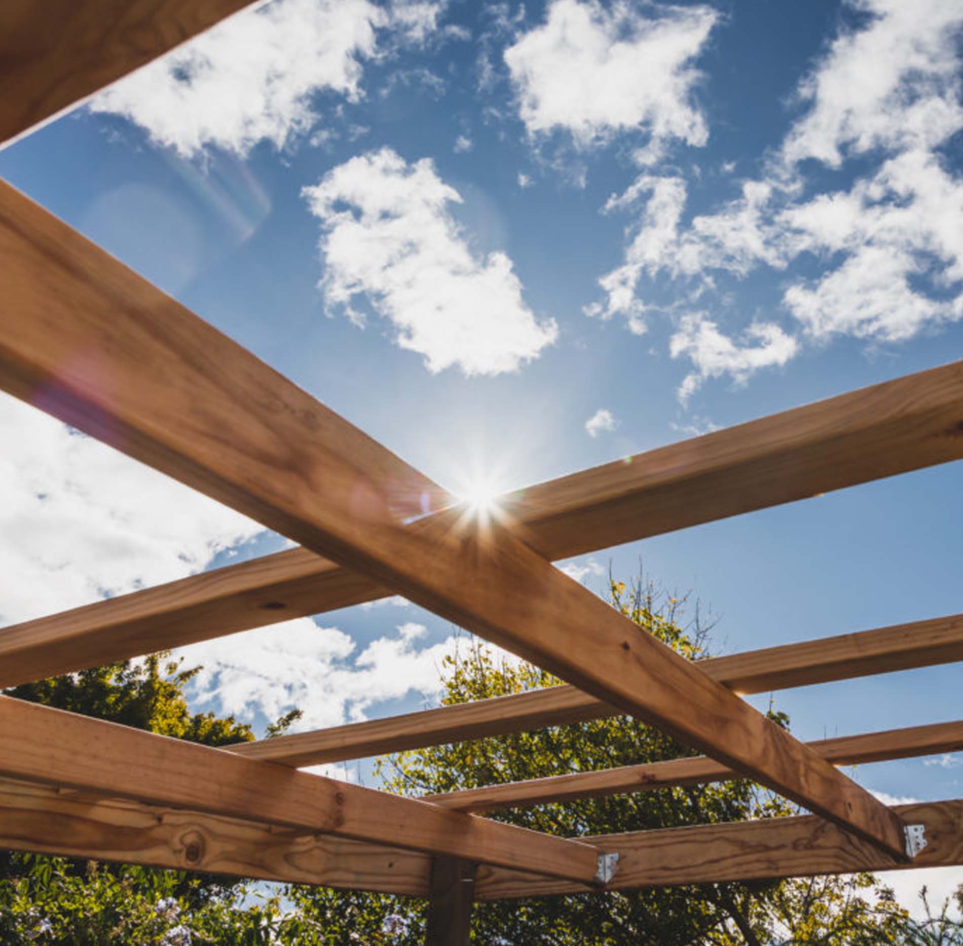 Realizza il tuo spazio estivo ideale: soluzioni in legno di qualità - Paganoni Legnami Spa